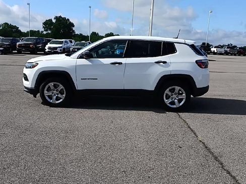 Used 2023 Jeep Compass Sport AWD/4WD image 5