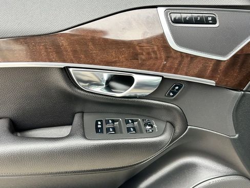 Used 2019 Volvo XC90 T6 Momentum w/ Advanced Package image 17