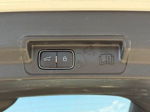 Used 2023 Ford Explorer XLT w/ Equipment Group 202A AWD/4WD image 14