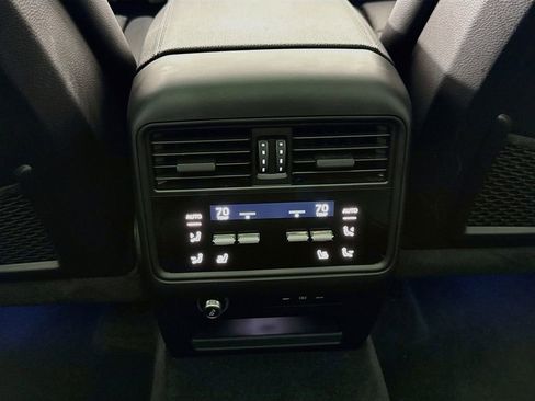Certified 2024 Porsche Cayenne AWD/4WD image 26