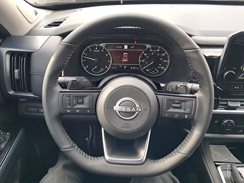 New 2025 Nissan Pathfinder SL w/ SL Premium Package image 15