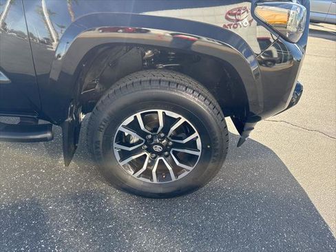 Certified 2022 Toyota Tacoma TRD Sport w/ Technology Package image 18