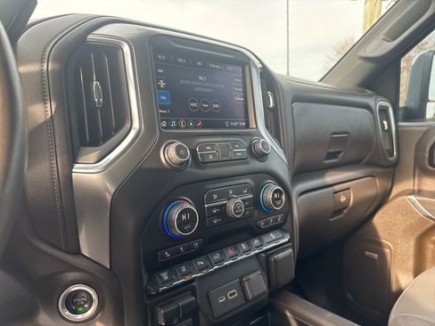 Used 2020 Chevrolet Silverado 2500 LTZ w/ LTZ Texas Edition image 15