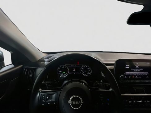 Used 2023 Nissan Pathfinder SV AWD/4WD image 7