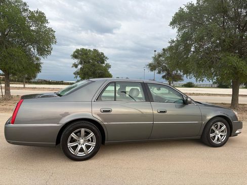 Used 2006 Cadillac DTS FWD image 62