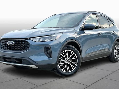 Certified 2023 Ford Escape SE image 2