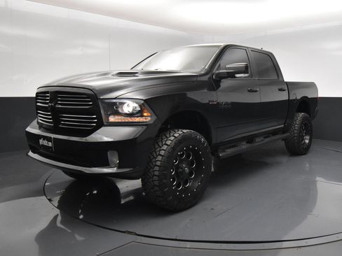 Used 2016 RAM 1500 Sport w/ Black Ram 1500 Sport Group AWD/4WD image 2