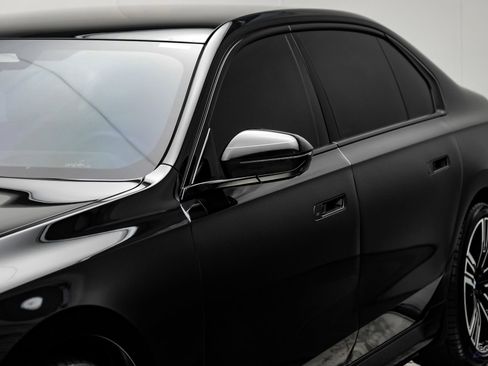 Used 2025 BMW i7 xDrive60 w/ Executive Package AWD/4WD image 29