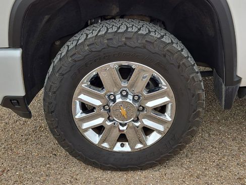 Used 2024 Chevrolet Silverado 3500 High Country w/ High Country Premium Package AWD/4WD image 10