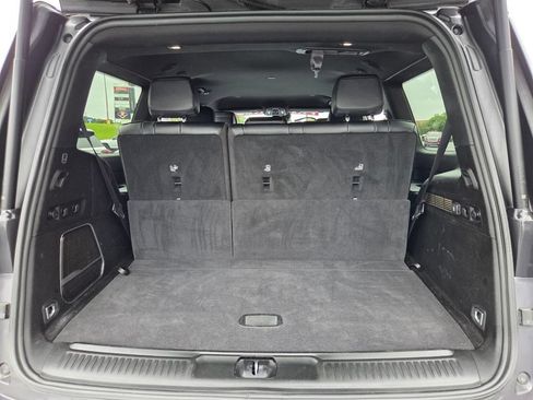 Used 2024 Jeep Wagoneer Series II w/ Flexible Seating Group AWD/4WD image 16
