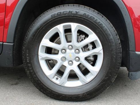 Used 2020 Chevrolet Traverse LT w/ Driver Confidence II Package image 45