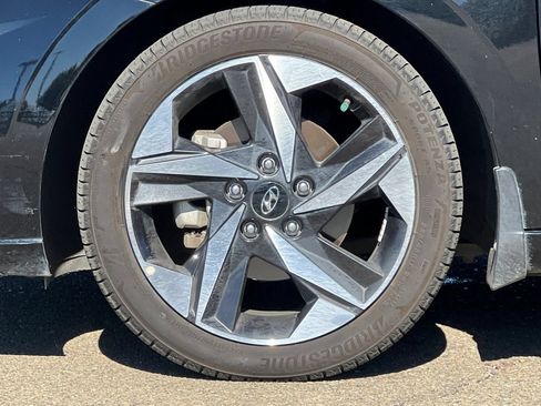 Used 2023 Hyundai Elantra Limited FWD image 44