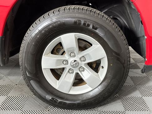 Used 2019 RAM 1500 Express AWD/4WD image 29