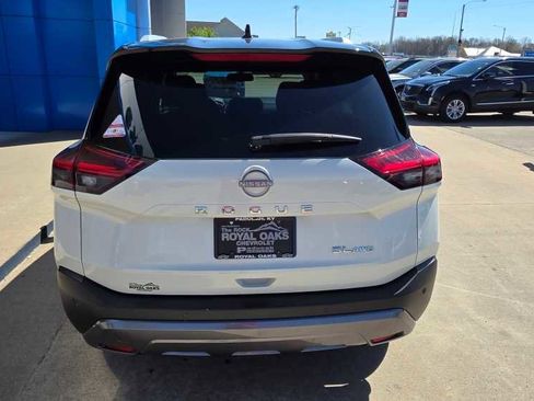 Used 2023 Nissan Rogue SL image 4