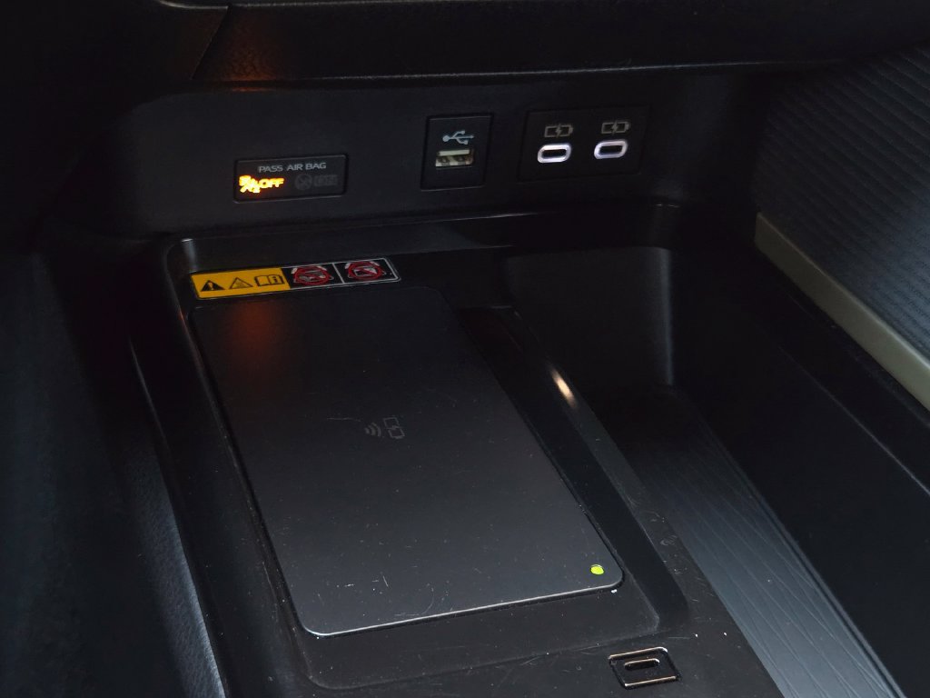 Used 2025 Toyota Camry SE FWD image 21