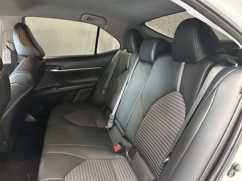 Used 2023 Toyota Camry SE image 10