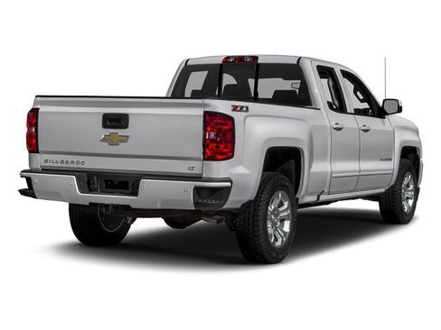 Used 2018 Chevrolet Silverado 1500 LT RWD image 2