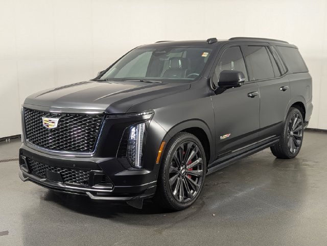 Used 2025 Cadillac Escalade V AWD/4WD image 4