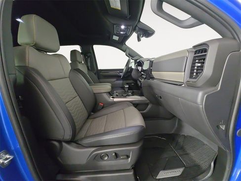 Certified 2025 Chevrolet Silverado 1500 ZR2 w/ Technology Package image 15