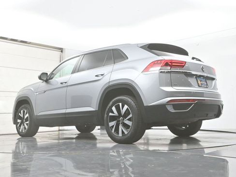 Used 2022 Volkswagen Atlas Cross Sport SE AWD/4WD image 31