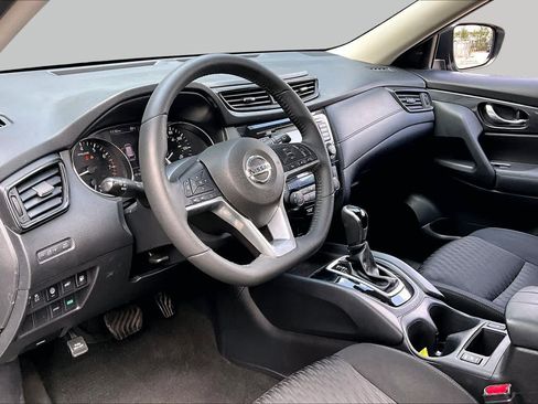 Used 2019 Nissan Rogue SV FWD image 18