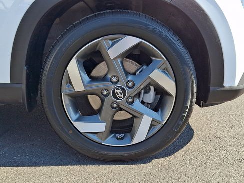 Certified 2025 Hyundai Venue Limited FWD image 8