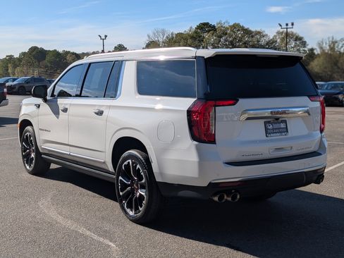 Used 2023 GMC Yukon XL Denali image 7