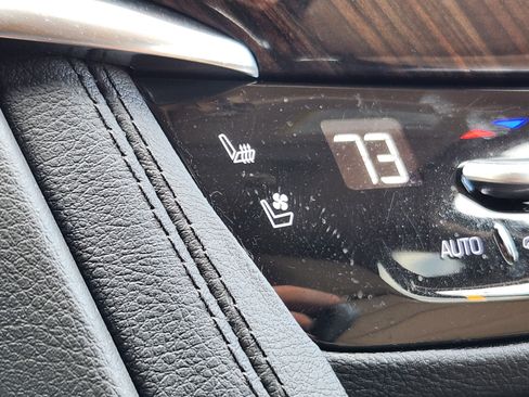 Used 2023 Cadillac XT6 Premium Luxury w/ Platinum Package AWD/4WD image 30