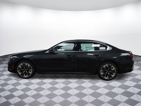 New 2026 BMW 530i xDrive AWD/4WD image 2