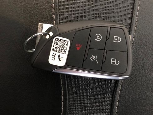 Used 2025 Buick Enclave Preferred image 18