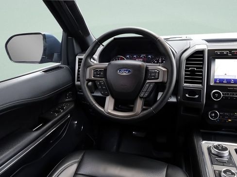 Used 2020 Ford Expedition XLT w/ Equipment Group 202A AWD/4WD image 34