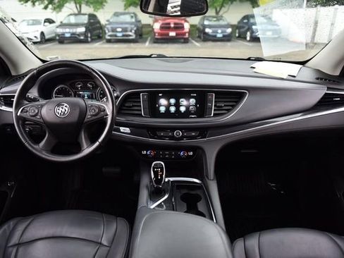 Used 2019 Buick Enclave Essence FWD image 7
