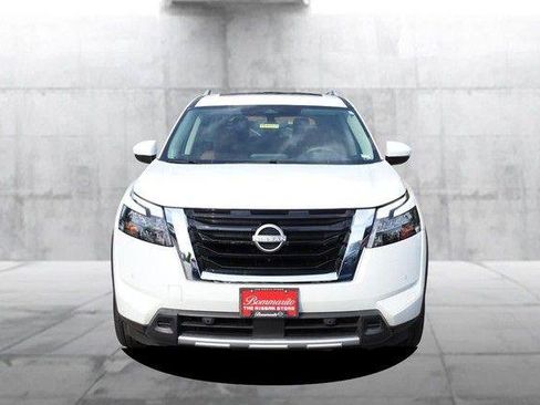 Used 2025 Nissan Pathfinder Platinum AWD/4WD image 4