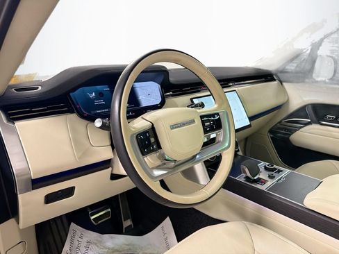 Used 2023 Land Rover Range Rover Long Wheelbase SE AWD/4WD image 4
