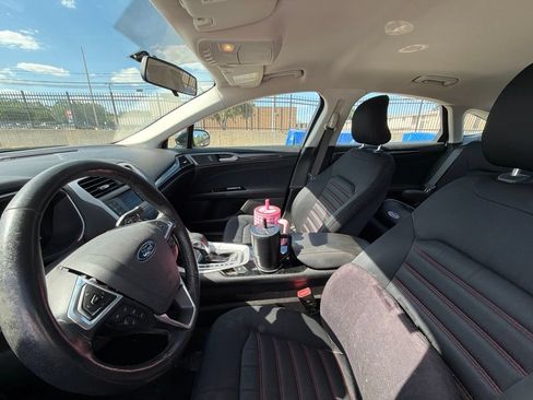 Used 2016 Ford Fusion SE w/ Equipment Group 201A FWD image 9