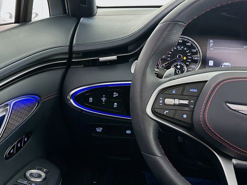 Used 2025 Genesis GV70 3.5T Sport w/ Sport Advanced Package image 10