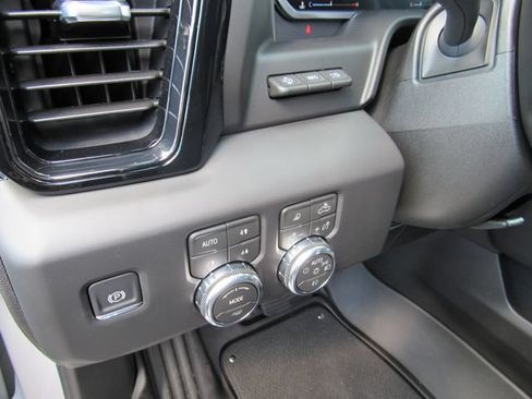 Certified 2026 GMC Sierra 2500 AT4X w/ LPO, Black Badging Package AWD/4WD image 20