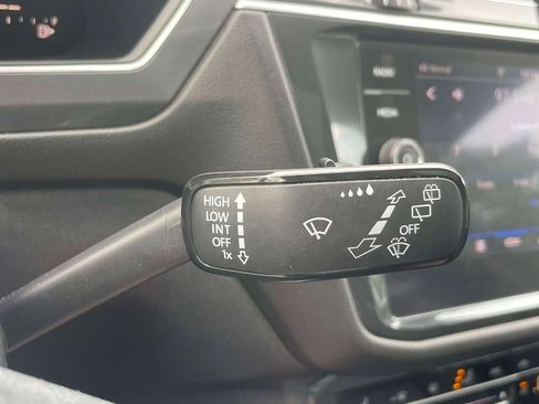 Used 2022 Volkswagen Tiguan SE R-Line image 24