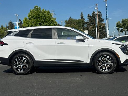 Used 2024 Kia Sportage EX FWD image 7