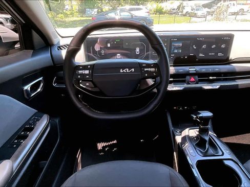 Used 2025 Kia K4 EX FWD image 6