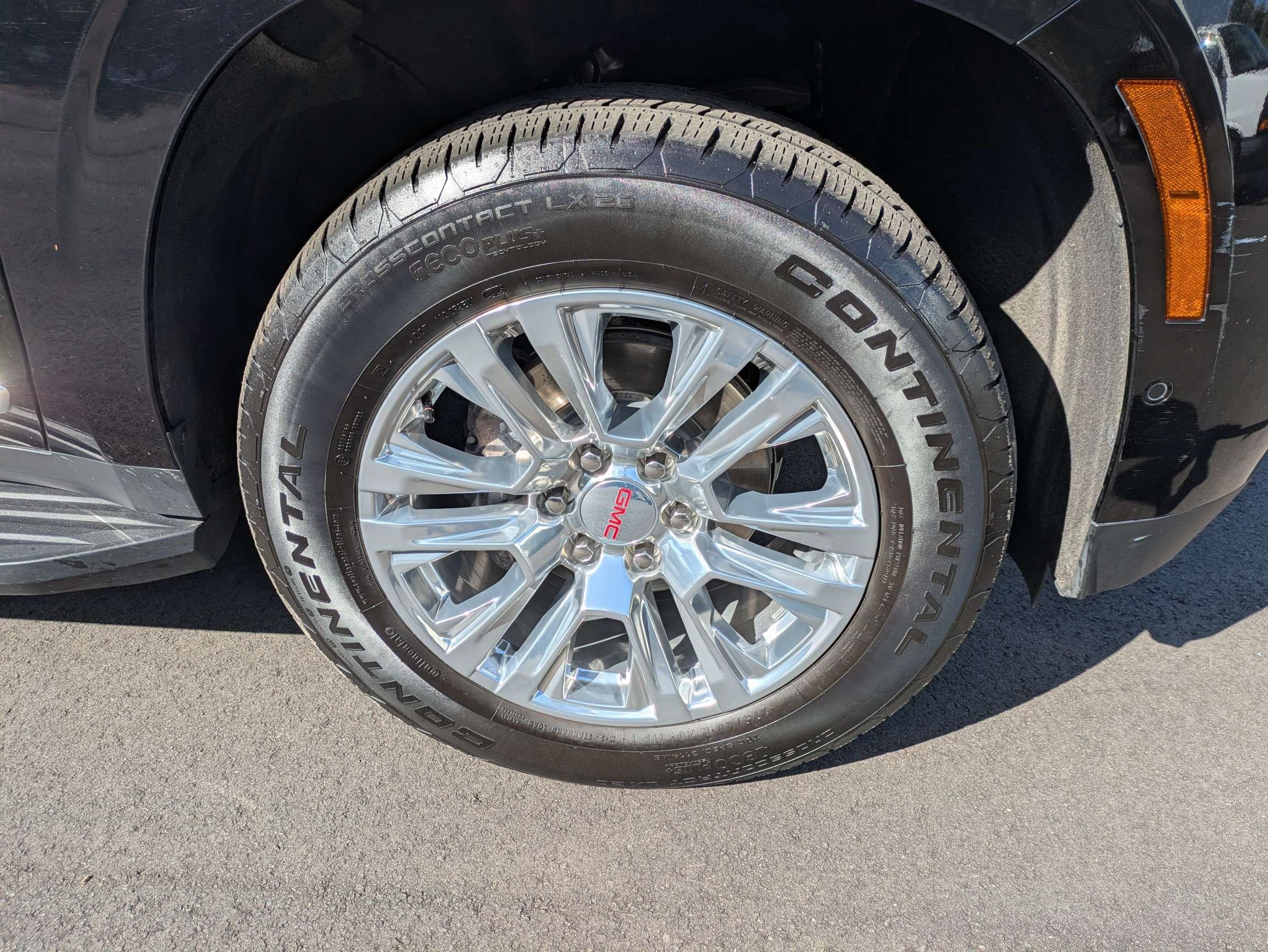 Used 2025 GMC Yukon XL Denali AWD/4WD image 10
