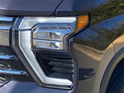 Used 2024 Chevrolet Silverado 2500 LTZ image 5