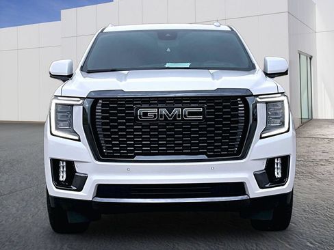 Used 2023 GMC Yukon Denali Ultimate AWD/4WD image 10