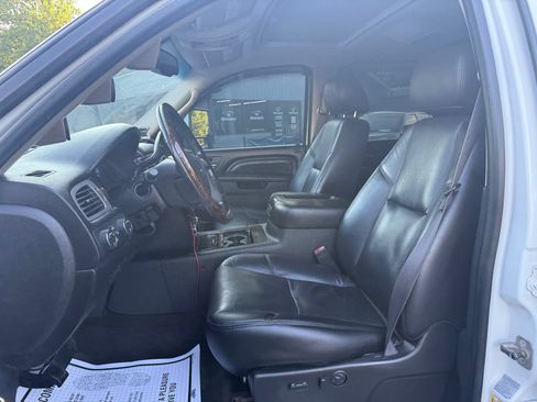 Used 2011 GMC Sierra 2500 Denali w/ Suspension Package, Off-Road AWD/4WD image 23