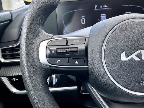 Used 2023 Kia Sportage LX image 10