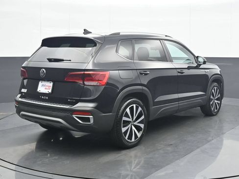 Used 2022 Volkswagen Taos SE AWD/4WD image 6