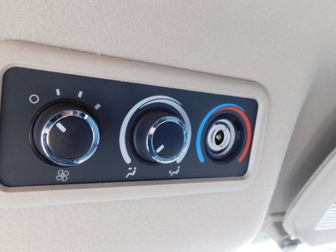 Used 2017 Chevrolet Express 3500 LT w/ LT Preferred Equipment Group image 17