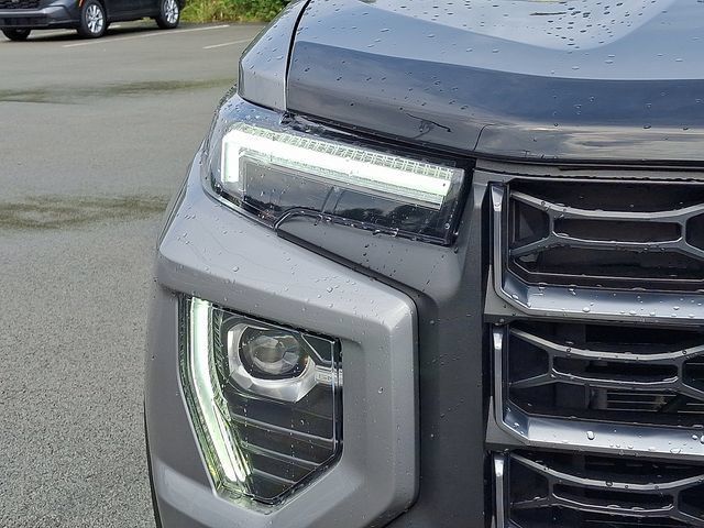 Used 2025 GMC Canyon AT4 w/ Nightfall Edition AWD/4WD image 9