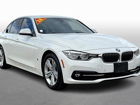Used 2018 BMW 330e image 10