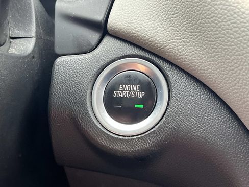 Used 2021 Chevrolet Equinox LS w/ LS Convenience Package FWD image 25